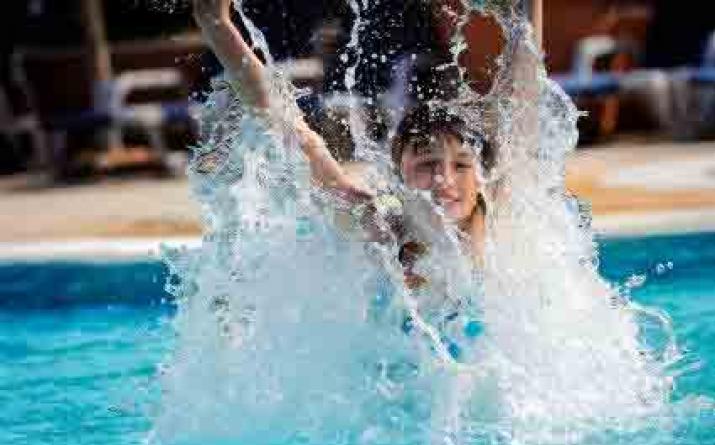 Подвижные игры для детей на воде (в бассейне) Подвижные игры связанные с водой